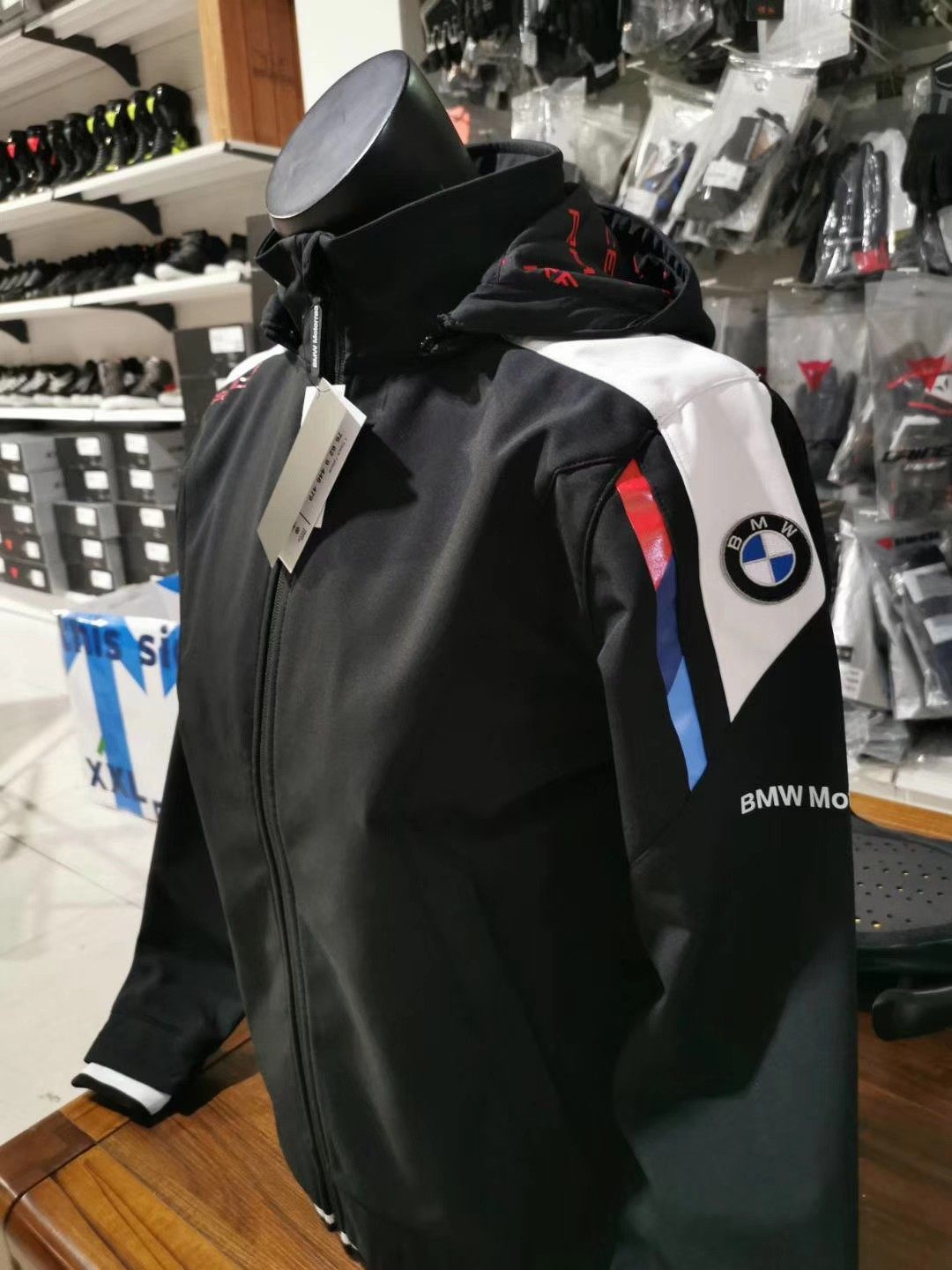 宝马2020款赛车系列软壳加绒冲锋二合一夹克刺绣赛车服