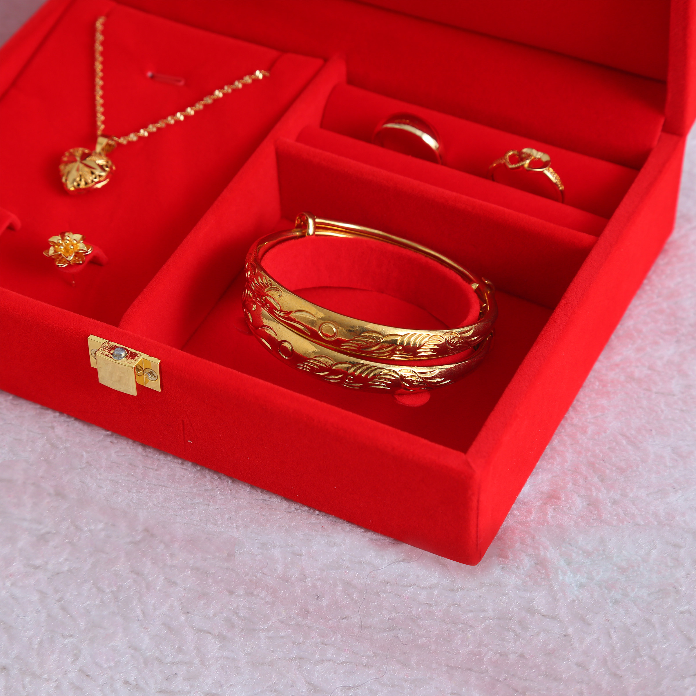 结婚三金黄金首饰盒嫁妆珠宝套盒五金饰品手镯首饰盒