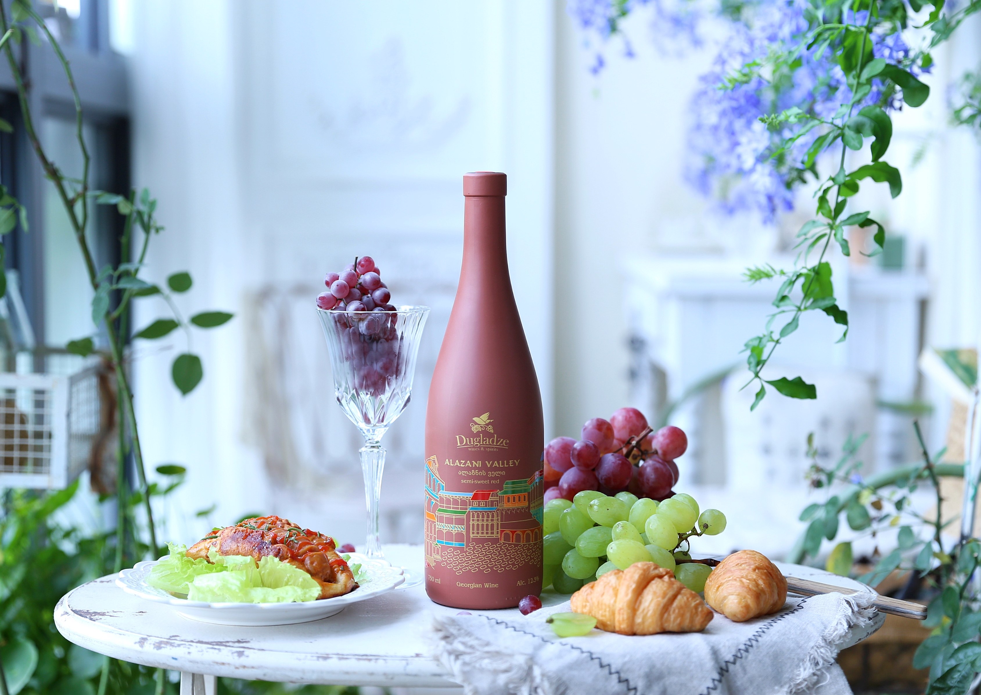 东欧格鲁吉亚原瓶进口红酒第比利斯陶釉瓶萨别拉维干红葡萄酒整箱