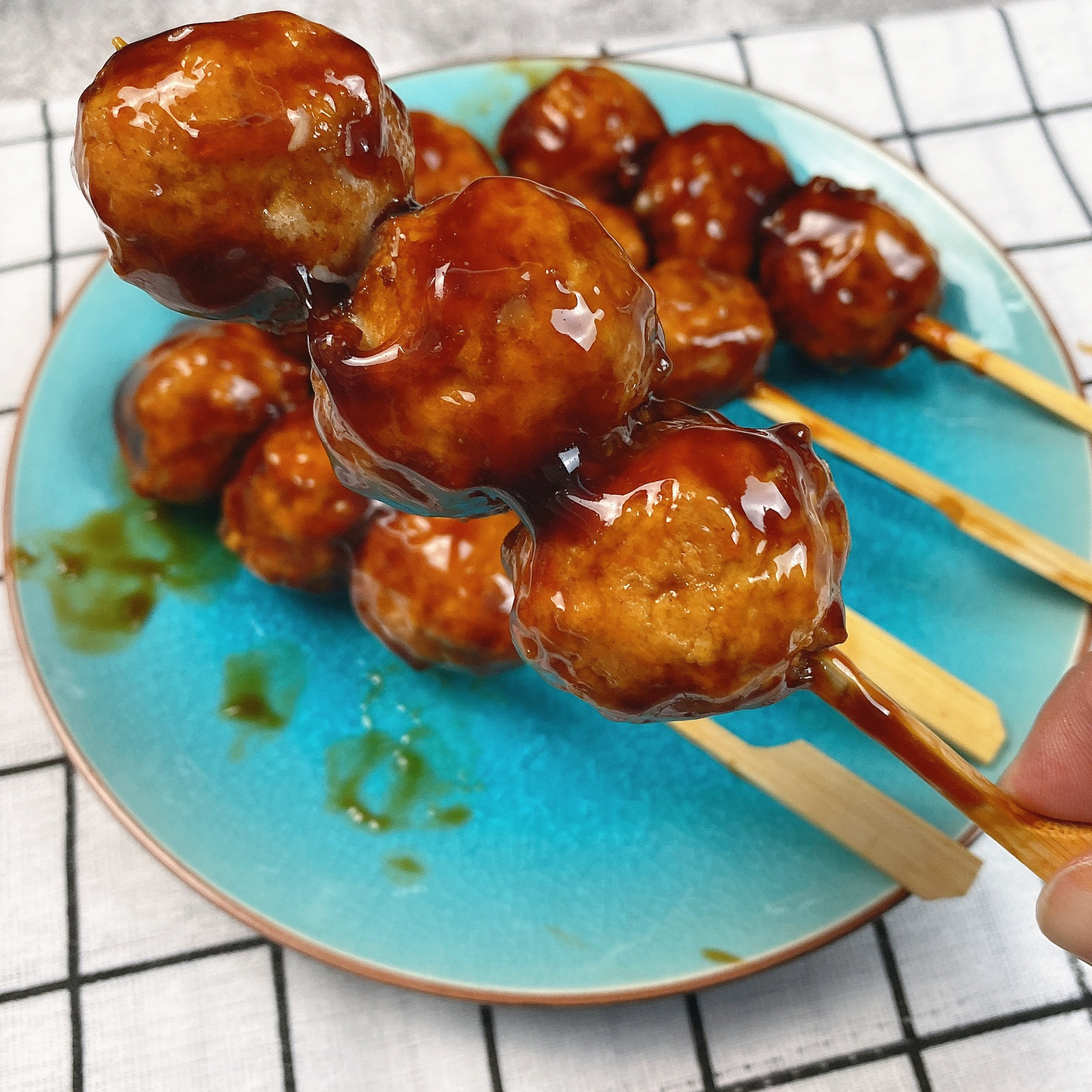 日式照烧脆骨丸子鸡腿肉丸肉串调理腌制半成品鸡肉丸