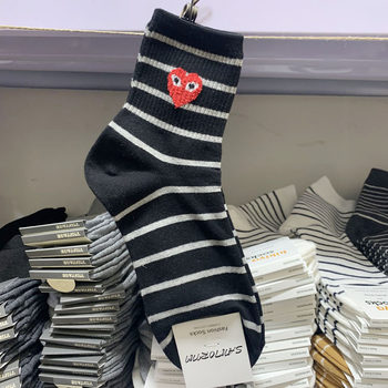 Spot Korean Dongdaemun ນໍາເຂົ້າ ETNA ກາຕູນຮັກຕາ socks striped ຫົວໃຈແມ່ຍິງ socks ກາງ tube ຝ້າຍ socks