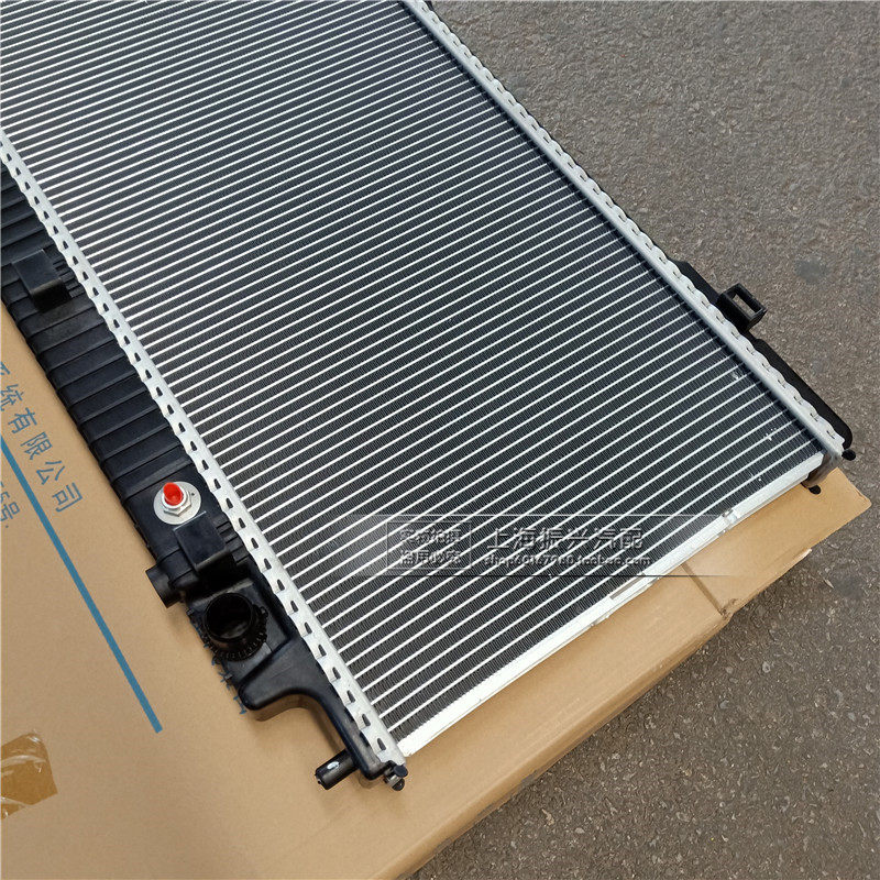 水箱总成别克林荫大道散热器纯正配件水箱