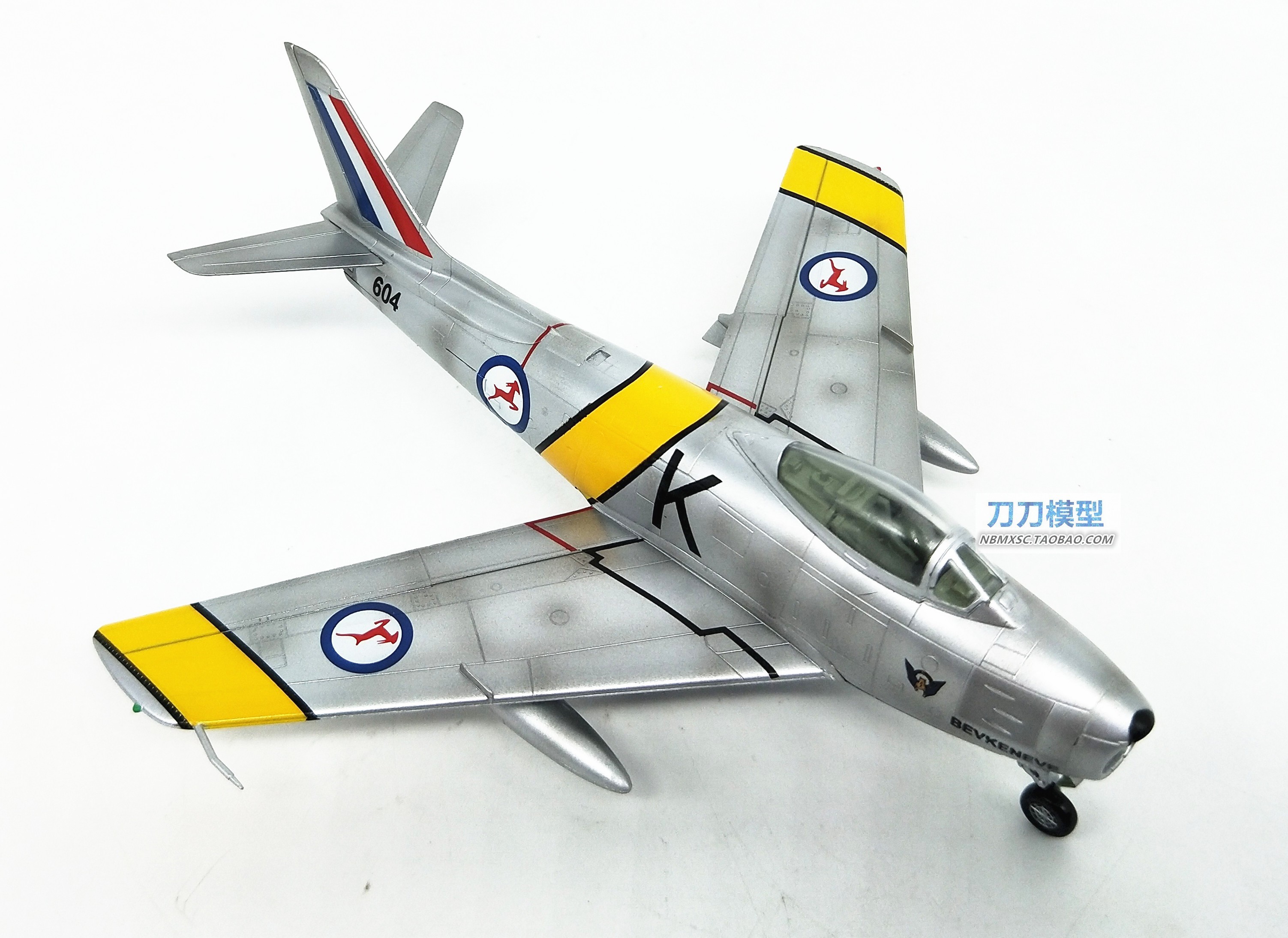 f86法国佩刀战斗机飞机模型摆件玩具小号手成品航模