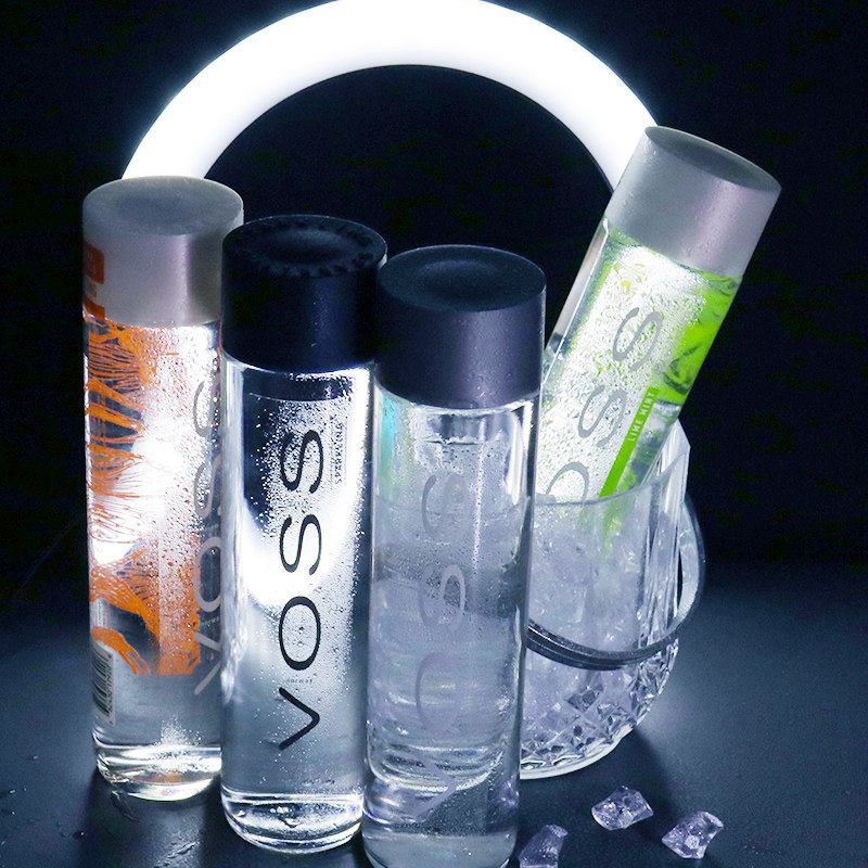 谈判判官同款挪威voss芙丝矿泉水高端进口苏打水饮用水