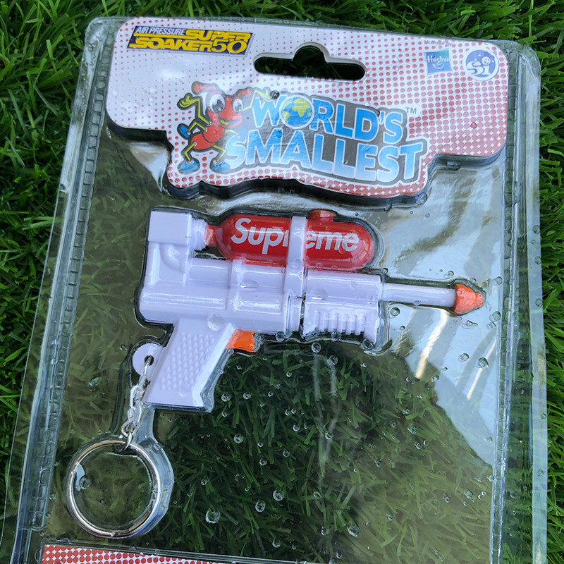 现货supreme19sswaterblasterkeychain喷水水枪钥匙扣水枪