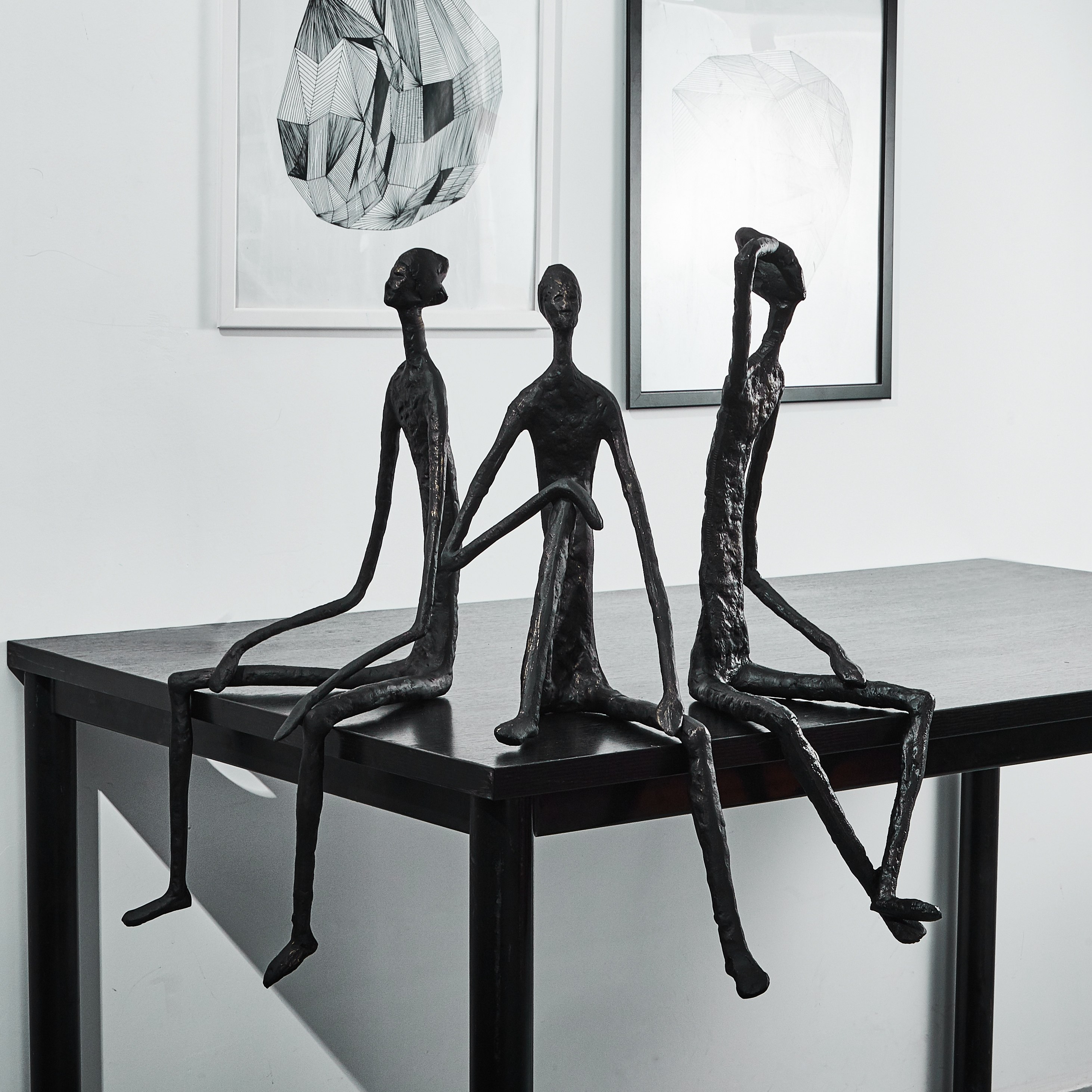 北欧抽象人物雕塑坐姿摆件样板房售楼部客厅玄关摆件