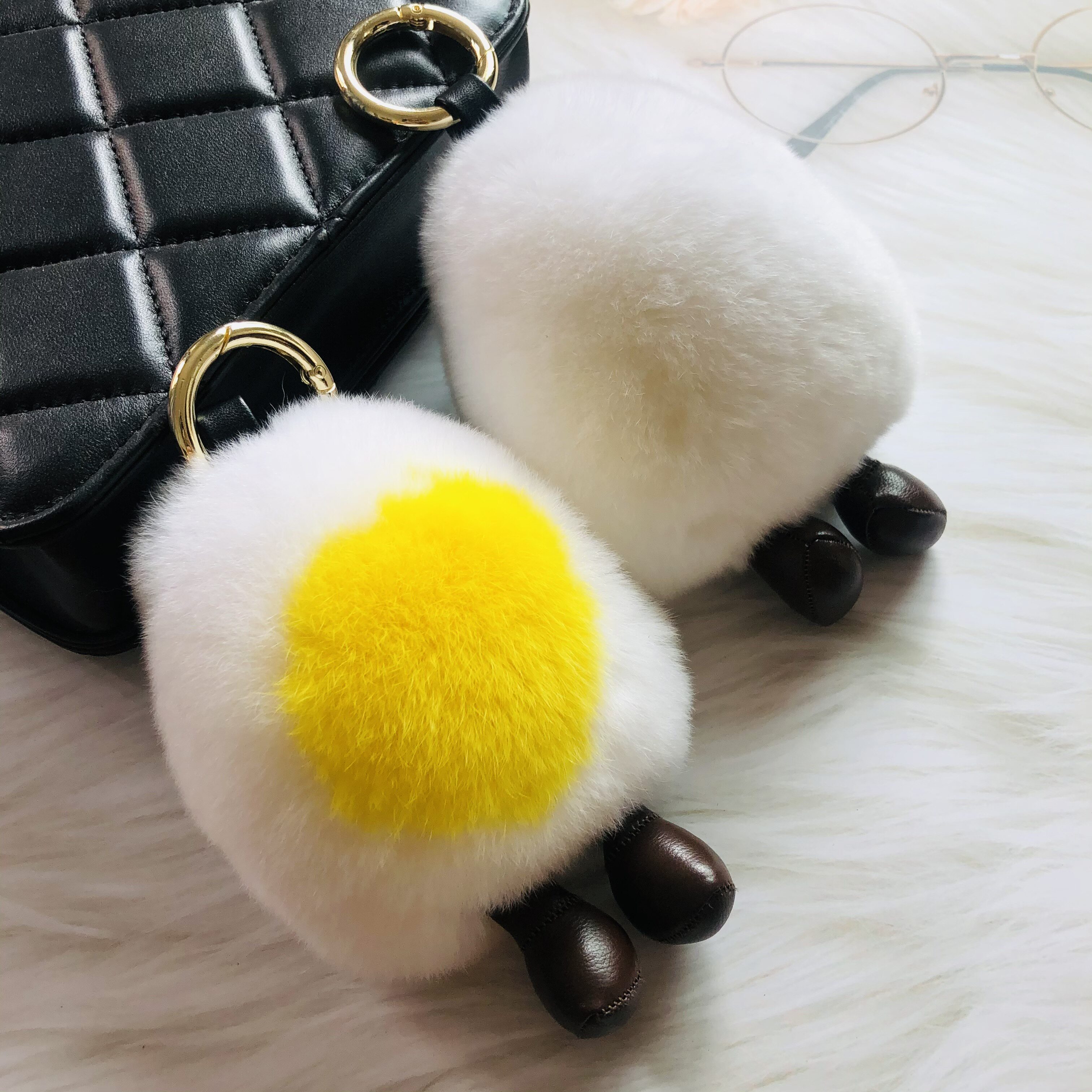 包包ins可爱水煮荷包煎蛋挂件网红毛绒绒皮草包挂件