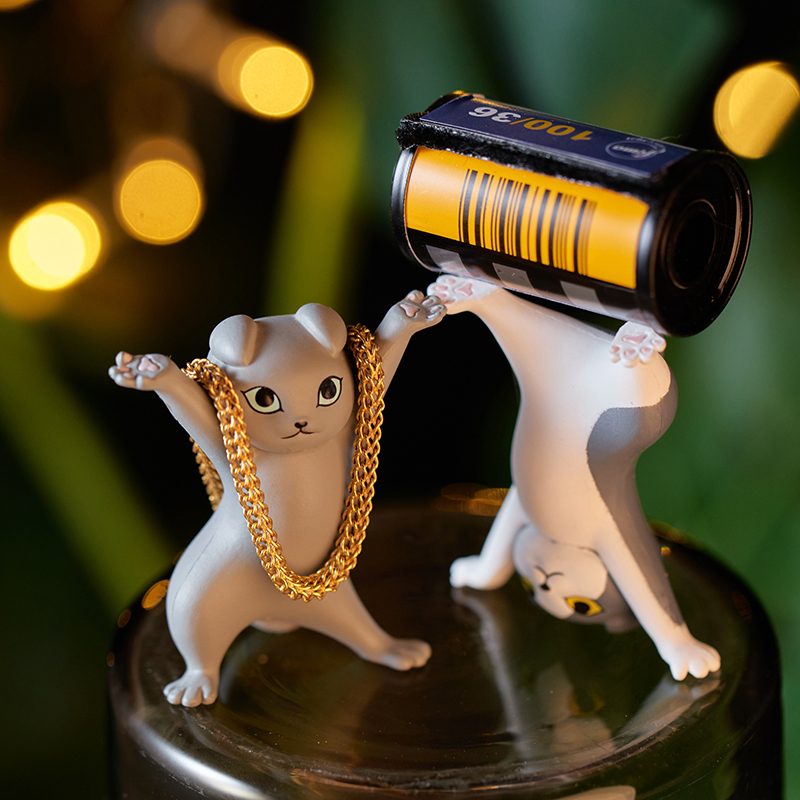 日本qualia正品第三抖音妖娆猫咪笔架举手猫猫笔架