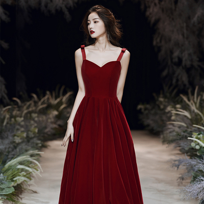 红色丝绒裙女抹胸吊带高端宴会气质新娘敬酒冬季礼服