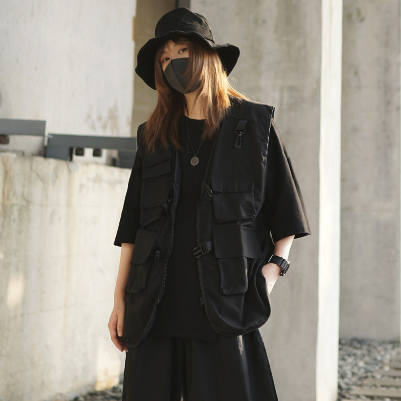 夏季薄款暗黑机能风女装工装马甲外搭背心无袖外套酷盐系炸街穿搭