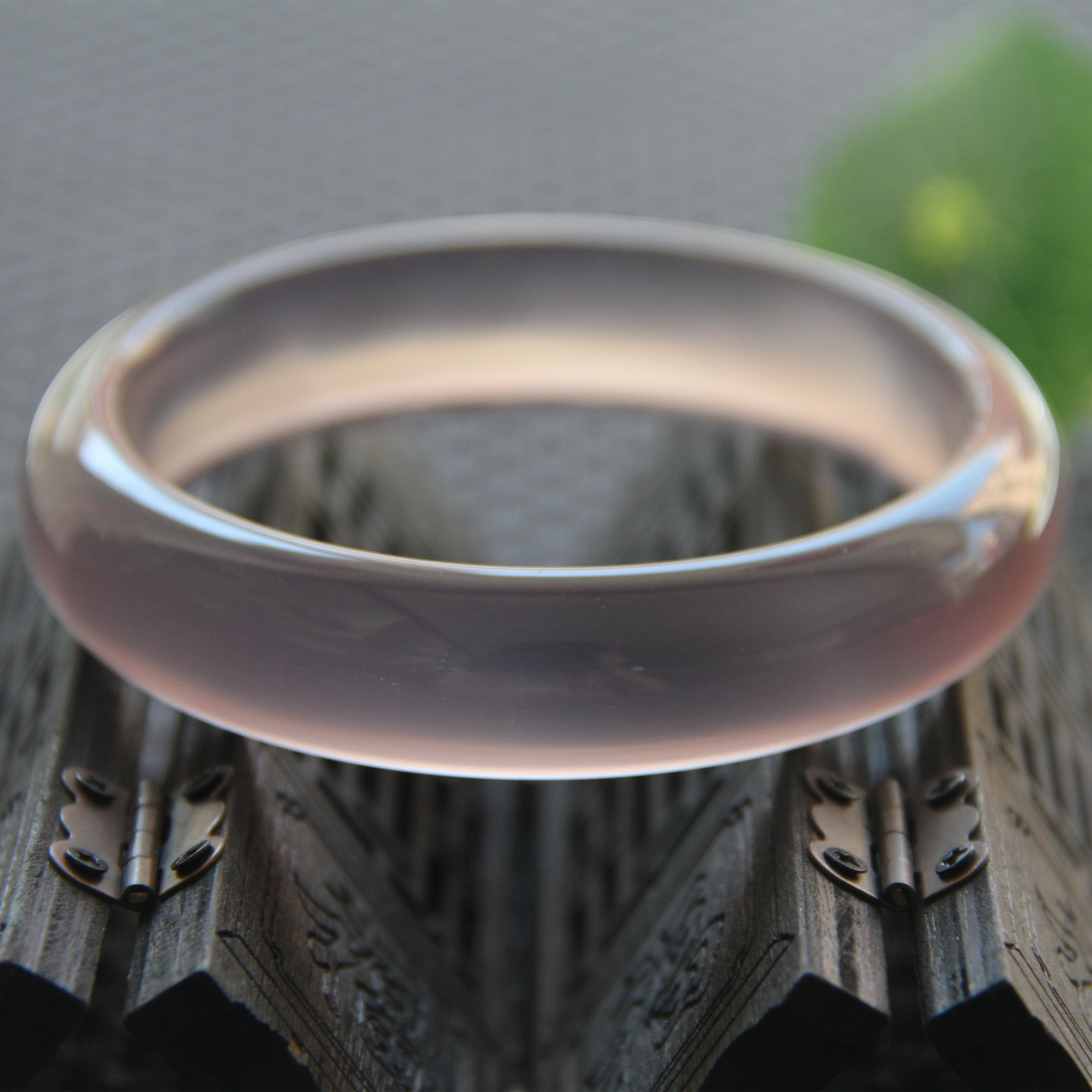 紫玉巴西帝王手镯精品冰透荧光光原色无烧玛瑙手镯