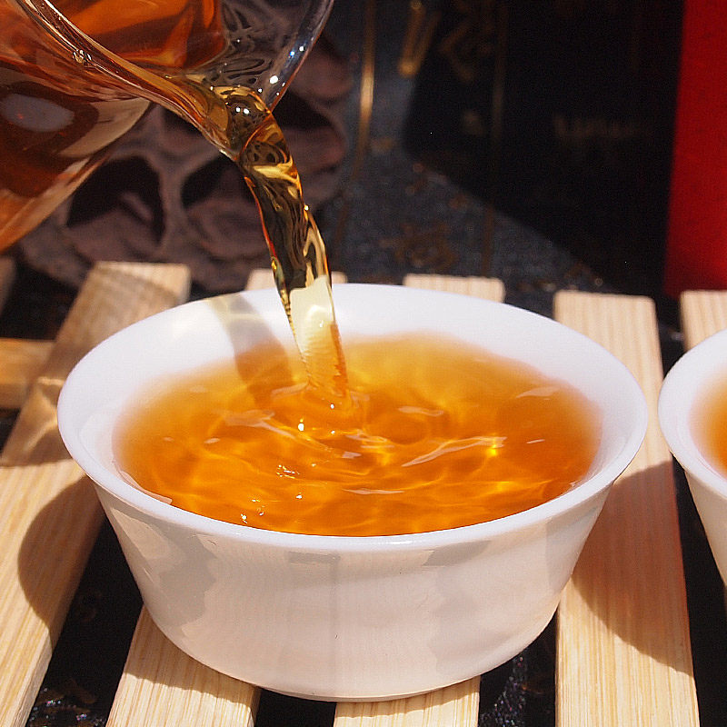 云南红茶凤庆滇红茶特级金芽浓香型手工红茶散茶雀舌金针100g盒装