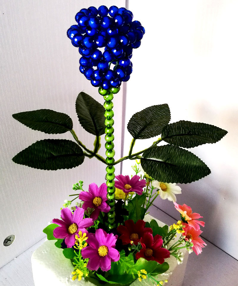 手工串珠玫瑰花女朋友结婚节日地摊货源饰品摆件摆件