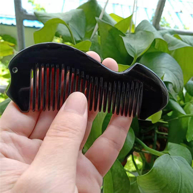 多年老店手工黑水牛角梳子小鱼造型便携随身梳子