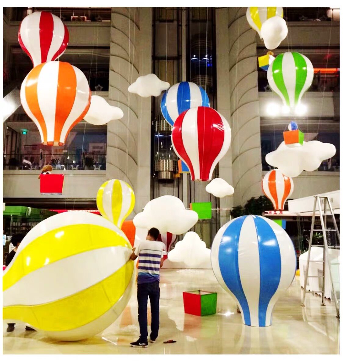 春季泡沫仿真云朵橱窗装饰商场中庭庭美陈吊饰节日装扮用品