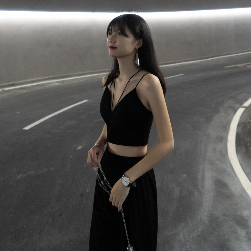 黑色吊带背心女夏季港味v领带胸垫性感外穿短款露脐无袖内搭上衣