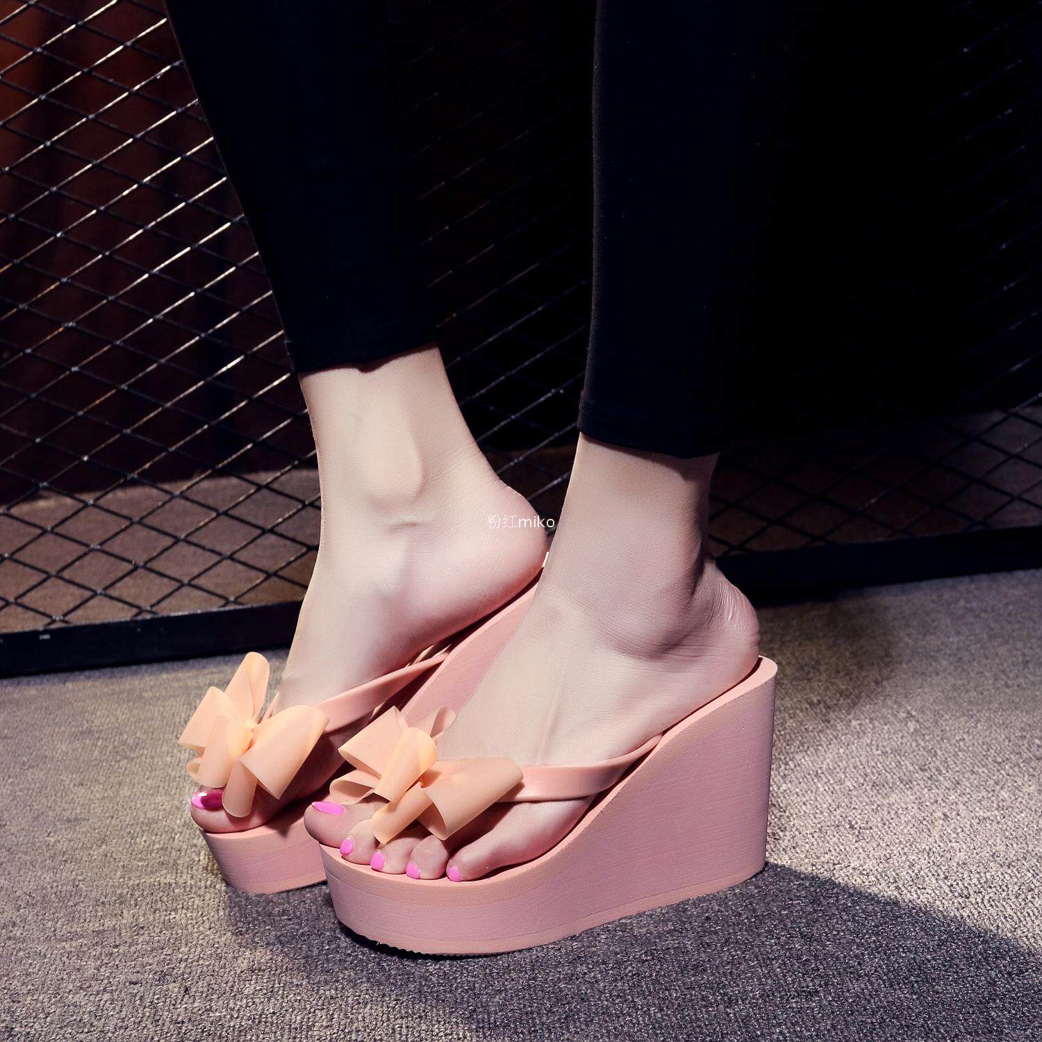 坡跟蝴蝶结人字拖鞋高跟沙滩凉拖女厚底松糕凉鞋包头拖