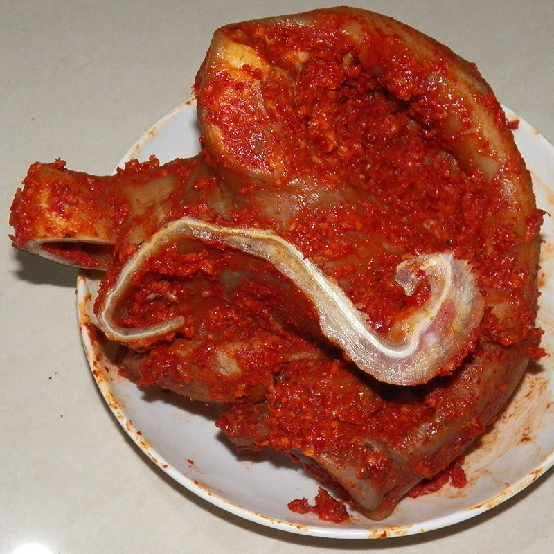 贵州特产酸肉苗侗族的腌酸肉农家自制坛子肉黎平榕从江手工腌肉酸