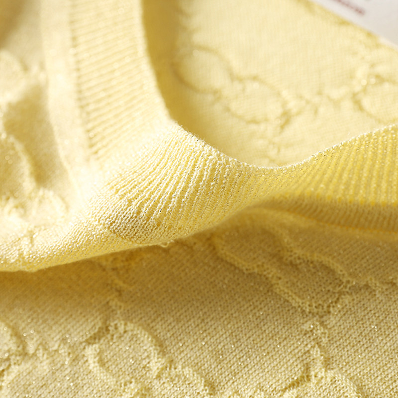 亮丝短袖立体浮纹嵌入亲肤绢丝针织套头上衣毛针织衫