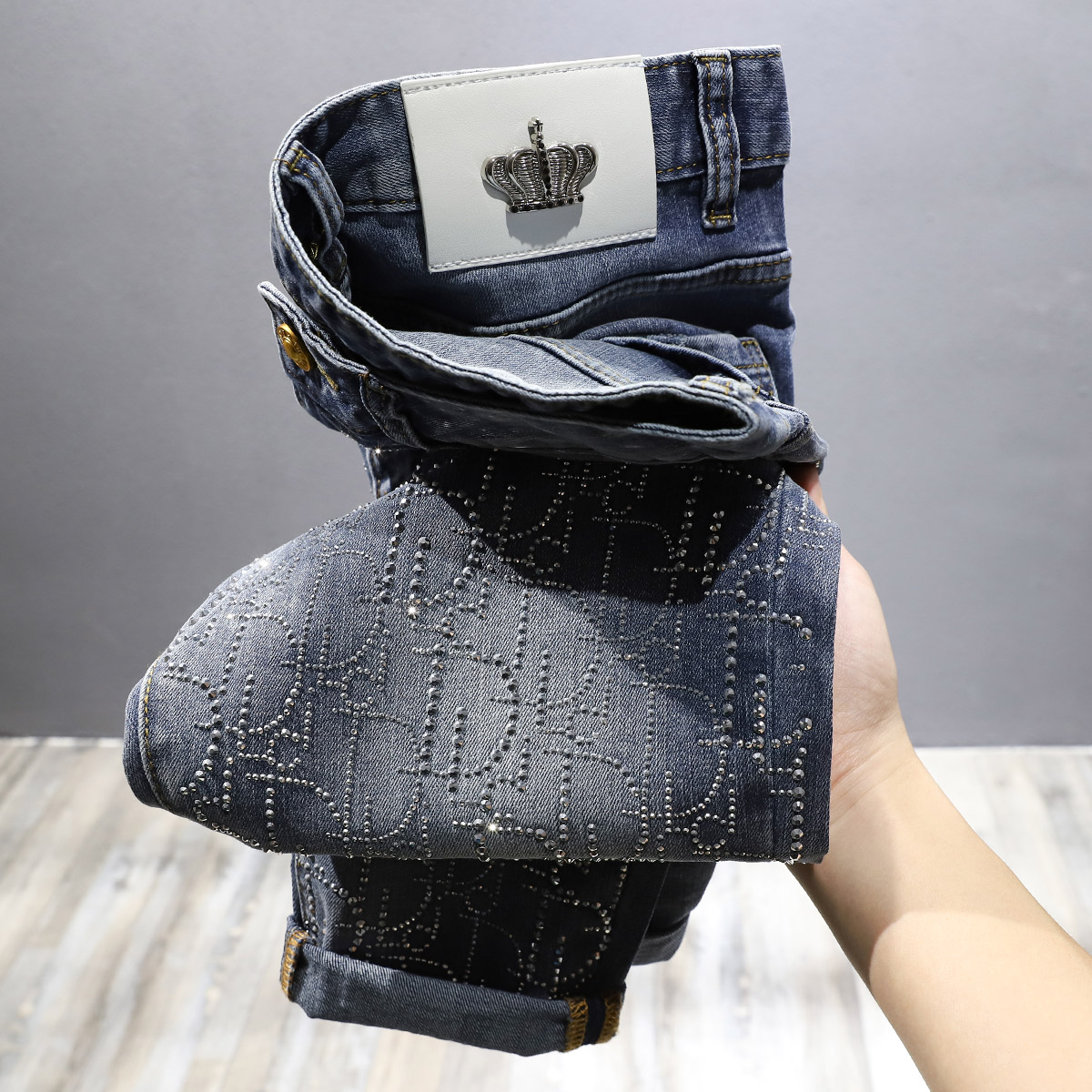 2022春季欧洲站烫钻牛仔裤男潮流重工艺帅气时尚潮牌修身小脚长裤