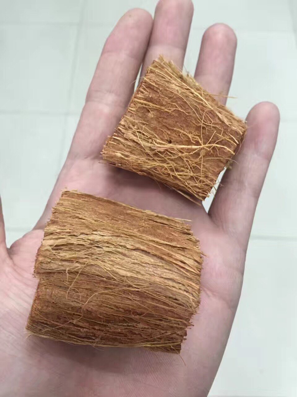 椰壳粒块状粗椰壳大椰糠积水凤梨植料君子兰石斛家庭园艺肥料