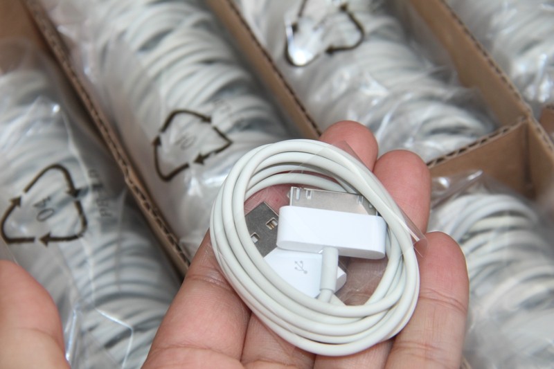 苹果4s原装数据线iphone4sipad2ipodnanoclassicvideo手机数据线