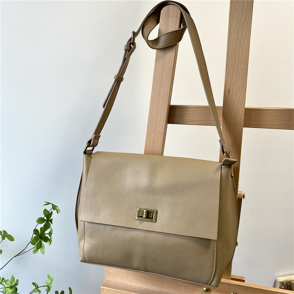 真皮轻奢邮差包包女斜挎包高级感ol通勤包大容量休闲气质上班包包