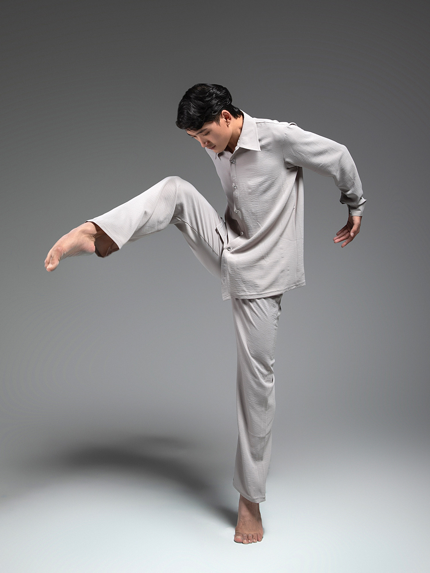 服装舞依依恋舞蹈演出服跳舞现代舞练功服艺男装其他民族服装