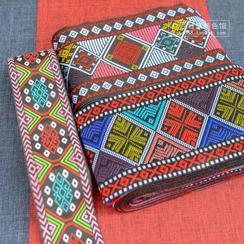 广西壮族特色壮锦田字四结纹花边织带民族服装加工铺料壮锦