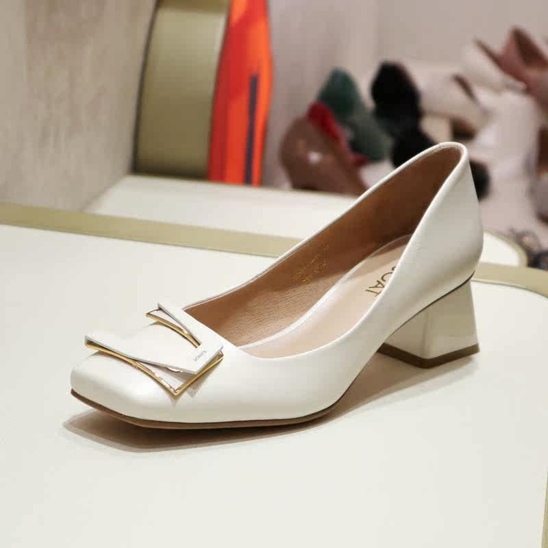 kisscat接吻猫2021春款专柜正品粗跟方头亮漆皮女单单鞋