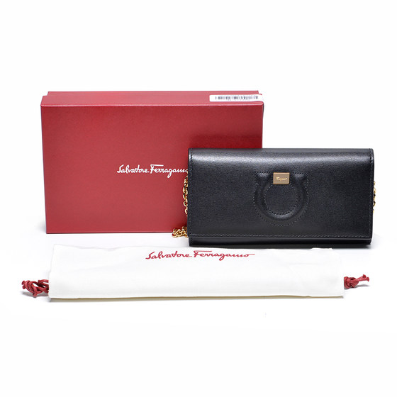 Ferragamo / Ferragamo Women's Bag Women's Black Bow Chain Bag 22d513 Ferragamo / Ferragamo Women's Bag Women's Black Bow Chain Bag 22d513