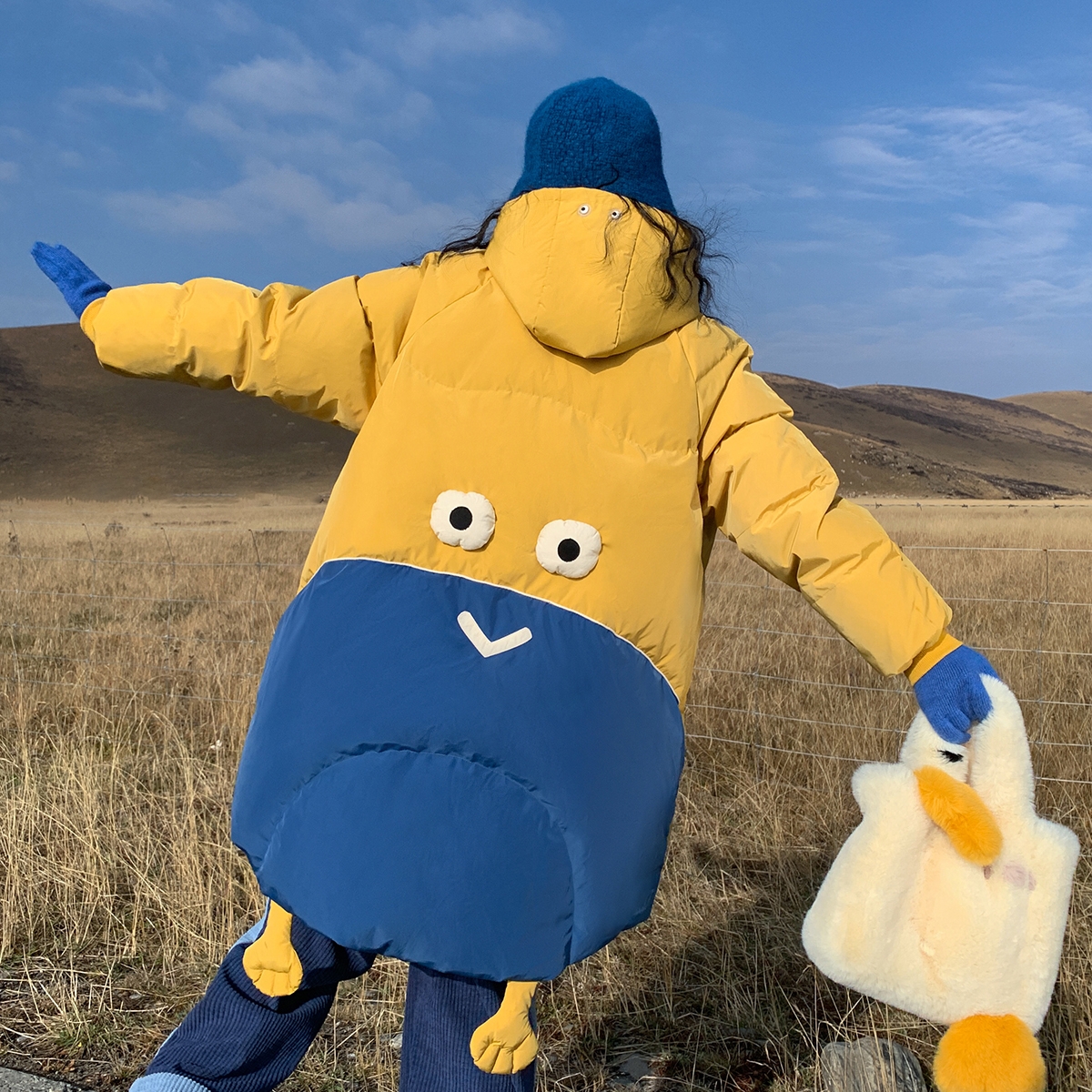 芝士日【小黄人】可爱白鸭绒羽绒服女2022年新款小个子加厚外套