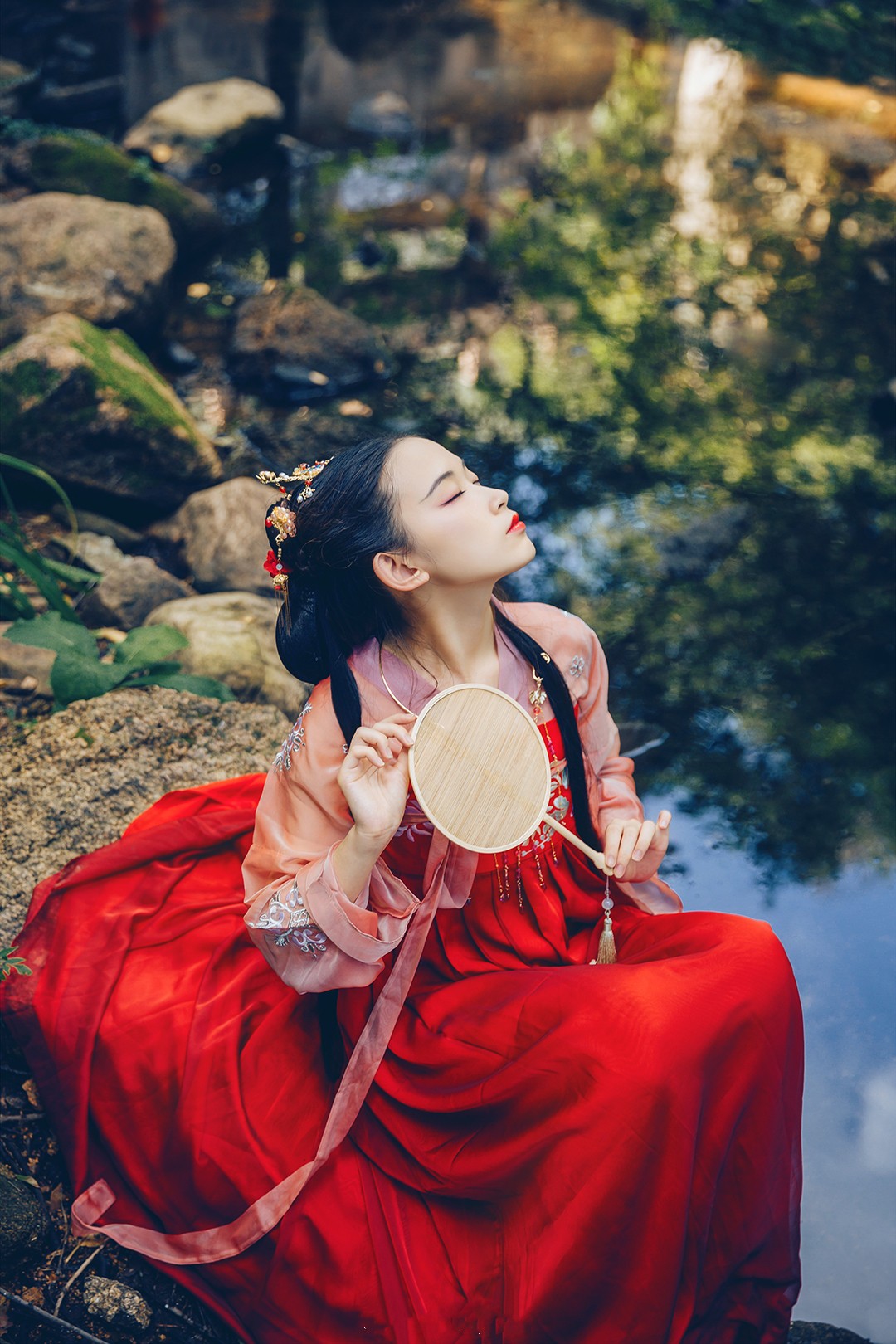 婉娘齐胸襦裙女汉服绣花刺绣款唐制传统服装日常清新淡雅定制汉服