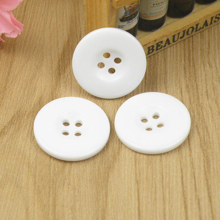 衬衣西装高档衬衫搭扣百搭衣扣宽边四眼白色纽扣