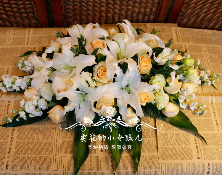 鲜花会议演讲讲台桌花商务用花南宁玫瑰同城商务用花