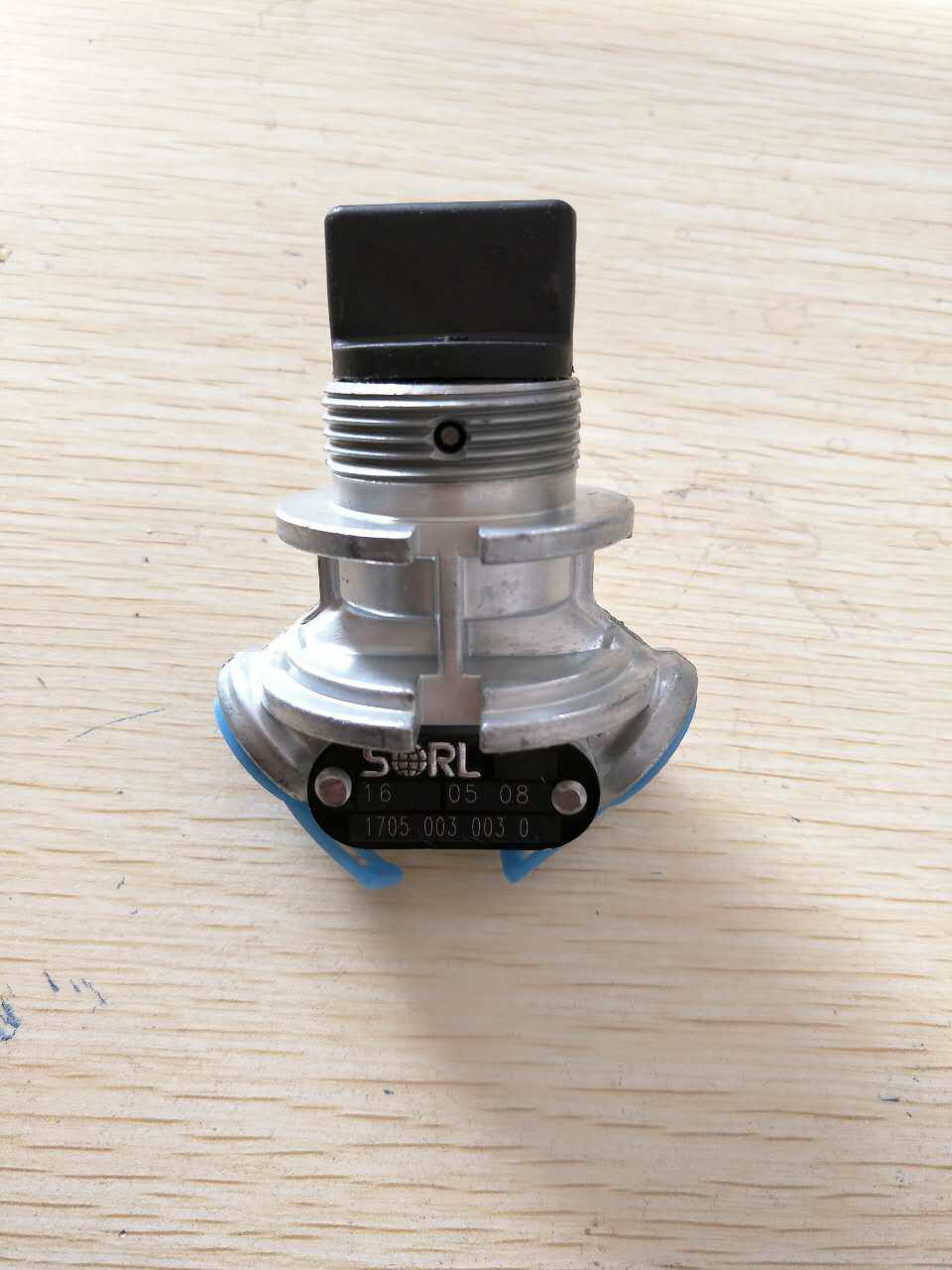 北奔原厂差速器锁轮间桥间开关 闭锁开关二位三通取力器开关