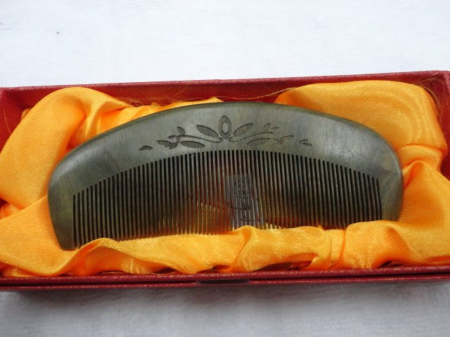 包邮天然密齿绿檀木梳篦梳子便携式头发头皮经络按摩护理包包梳