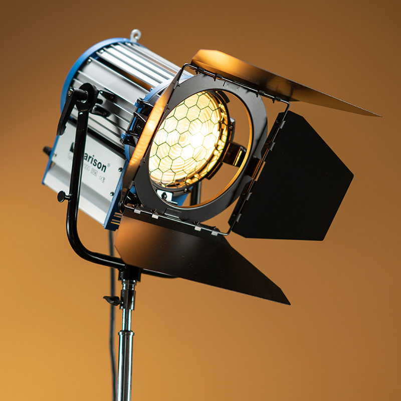 鑫威森2000w电影钨丝灯视频3200k暖光灯影视聚光灯剧组片场微电影灯光