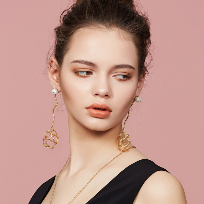 daartemis耳钉女长耳坠欧美夸张复古2019新款显脸耳环