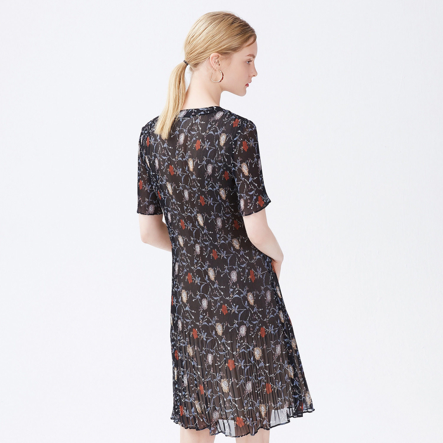 玖姿奥莱店夏季清仓系带领口压褶印花优雅女连衣裙