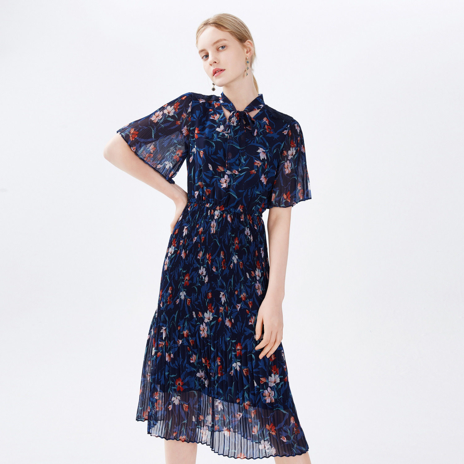 玖姿奥莱女装2021夏季新款短袖印花碎花百褶雪纺连衣裙女中长款