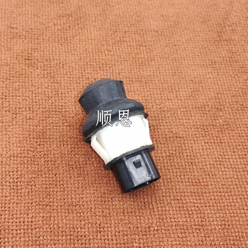后备开关蔚领宝来桑塔纳捷达昕锐门灯关门箱灯其他