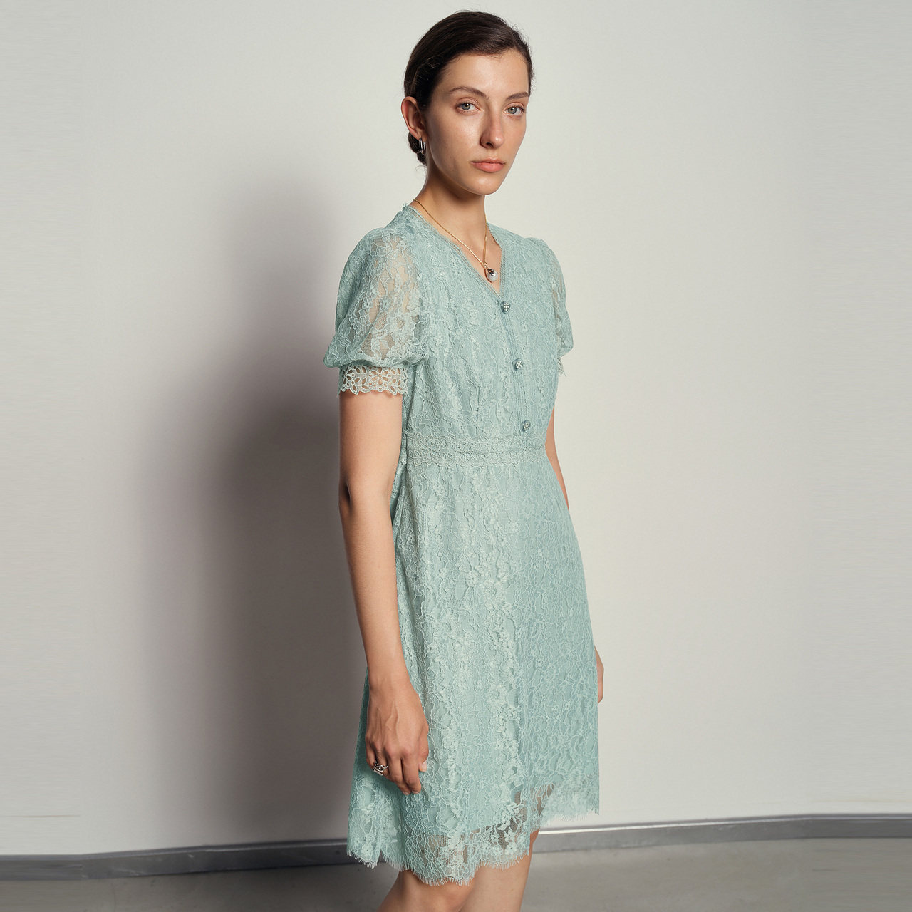 恩裳春季新款时尚雪纺蕾丝简约收腰修身短袖连衣裙