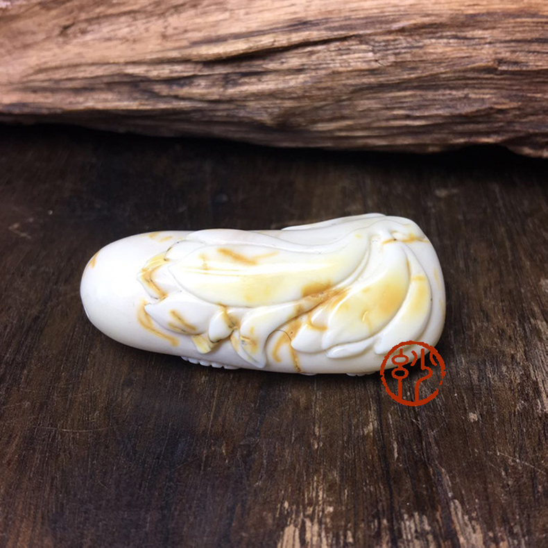 妙舍全美骨质象牙白蜜蜡苏工名家精雕兰花双鸽吊坠项坠