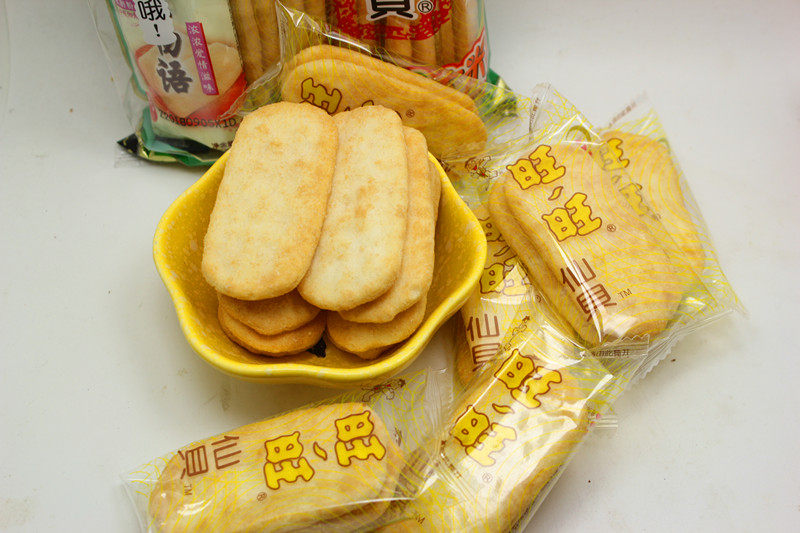 旺旺仙贝贝旺雪饼膨化大米儿童童年零食大礼包膨化食品