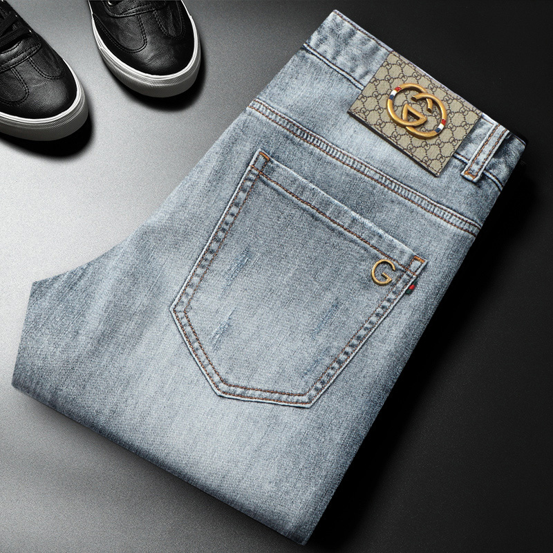浅蓝色牛仔裤男士国际潮牌春夏季修身小脚裤薄款百搭休闲长裤子男