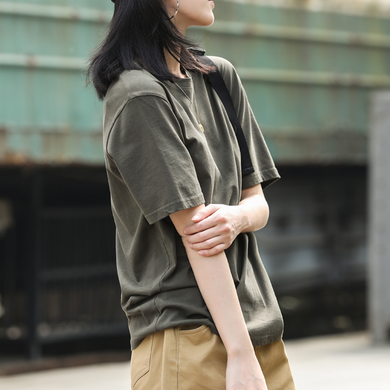 军绿色短袖t恤女夏季2022新款宽松纯棉大码上衣休闲运动体桖薄款