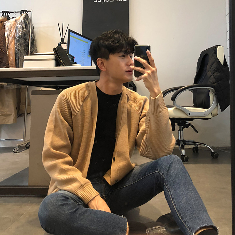 2022轻熟风针织衫男宽松毛衣v领韩版潮流个性单排扣纯色开衫外套