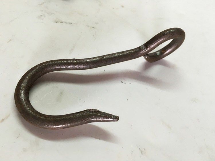 铁挂钩挂在楠竹扁夫绳挑钩子单独勾竹扁担挑夫用挑担纯手肩膀担水