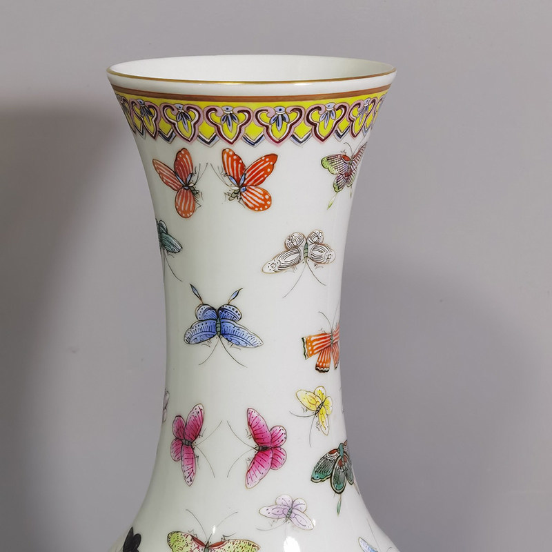 瓷器光绪粉彩百蝶纹赏瓶古董古玩明清旧货老货花瓶